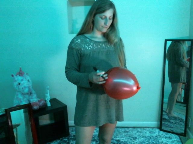 Live sex webcam photo for SuzieMoon #262487241