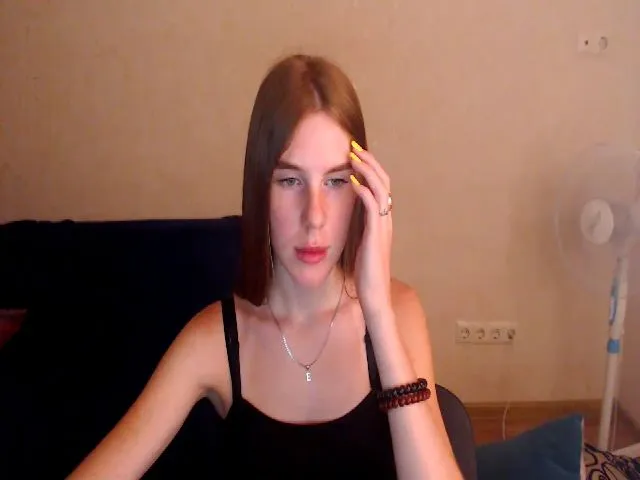 Live sex webcam photo for Vesnyshka #262343270