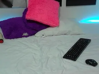 Live sex webcam photo for melany0126 #240665716