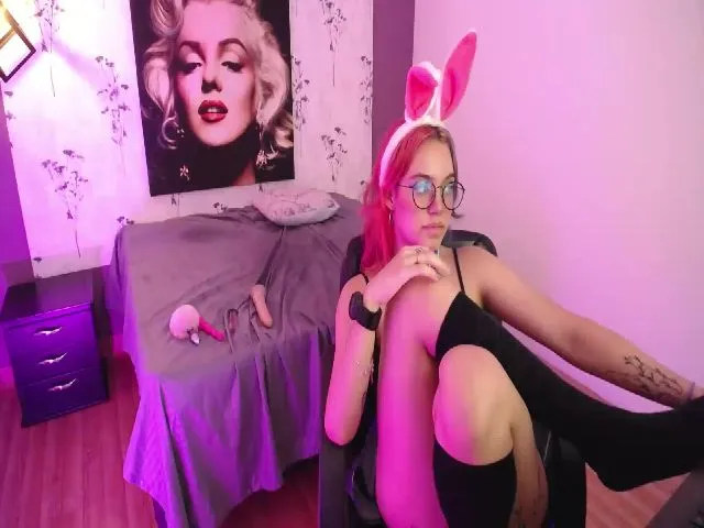 Live sex webcam photo for Spaaarkie #253501830