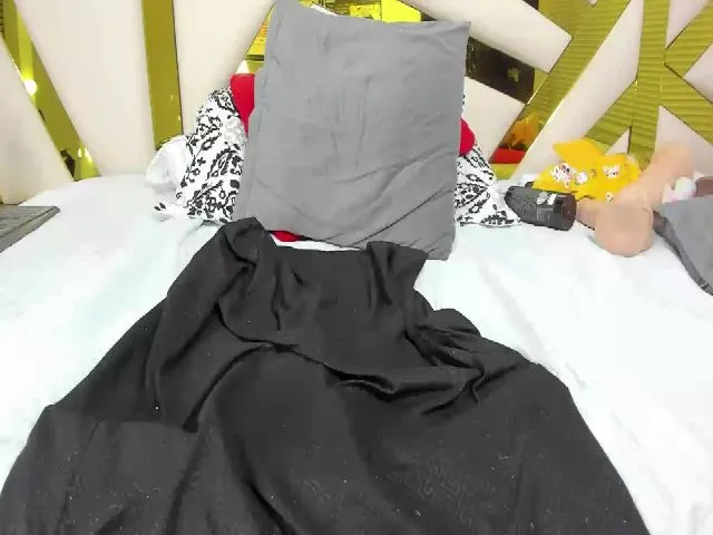 Live sex webcam photo for Mssbombom_ #259771902