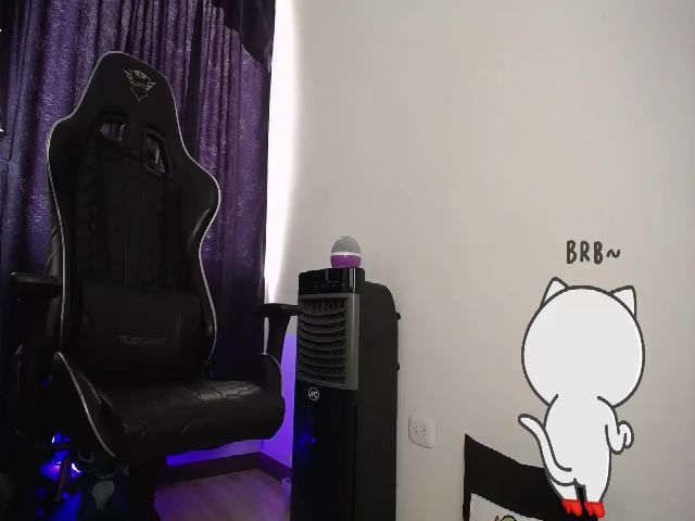 Live sex webcam photo for BiancaMiller #260081114