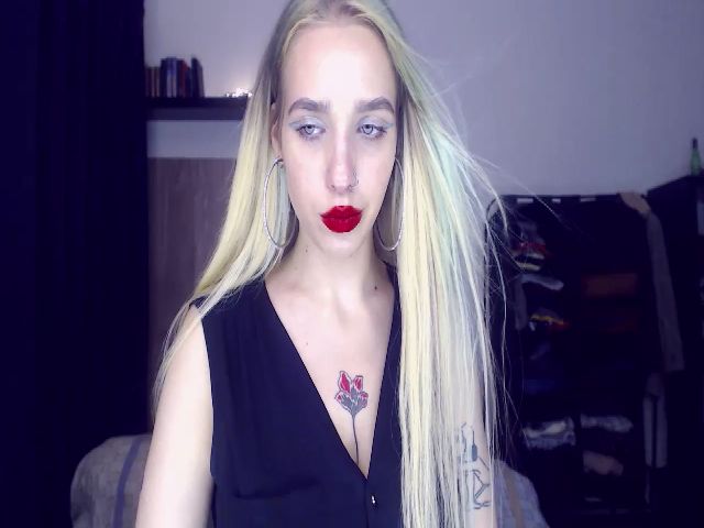 Live sex webcam photo for Miss_Linda_ #287885853