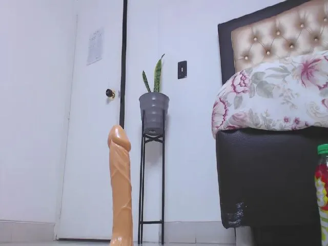 Live sex webcam photo for NyahMackenzie #263271544