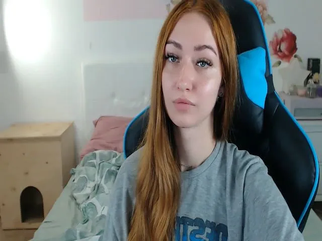 Live sex webcam photo for CassidyShine #261802028