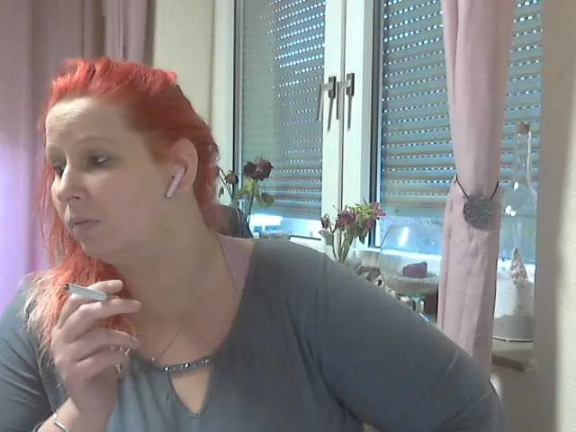 Live sex webcam photo for Mrs-Luder #287956078