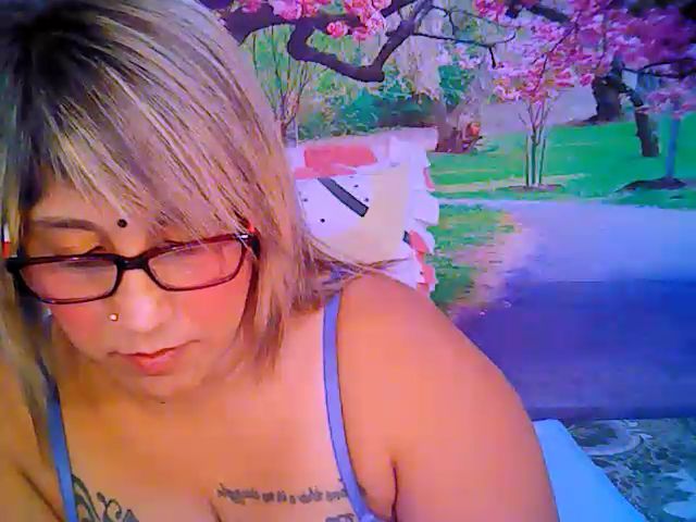 Live sex webcam photo for Roxyfoxy69 #260802455