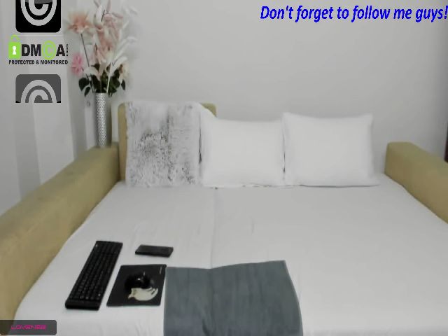 Live sex webcam photo for AnissyaX #253692402