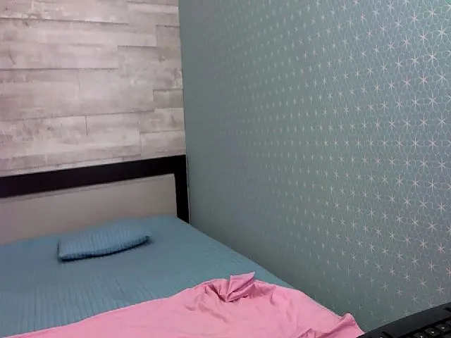 Live sex webcam photo for HugeBoobsErin #259720398