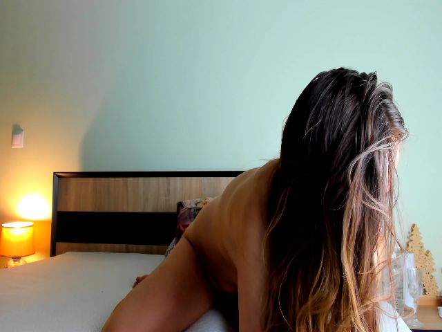 Live sex webcam photo for KatBirdie #261627852