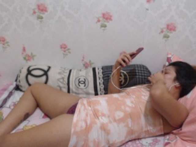 Live sex webcam photo for Angela211 #249476348