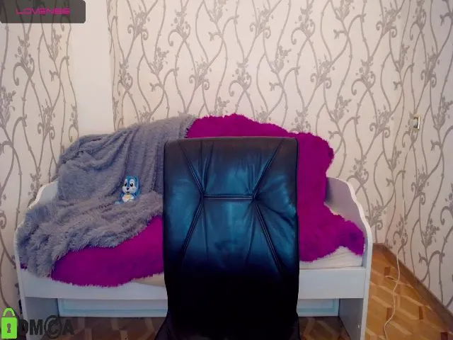 Live sex webcam photo for Kira__Queen #262311091