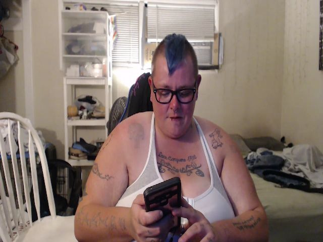 Live sex webcam photo for PunkChick420 #260521835