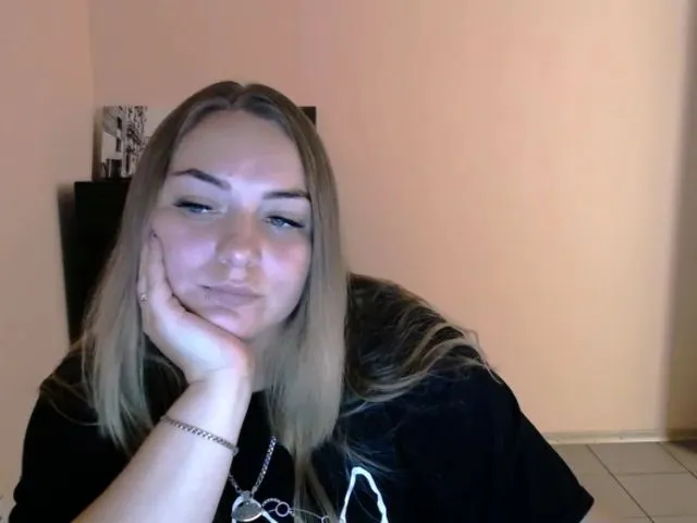 Live sex webcam photo for StellaJ_ #263276021