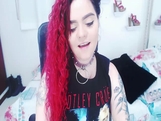 Live sex webcam photo for Twwiiggy #287851849