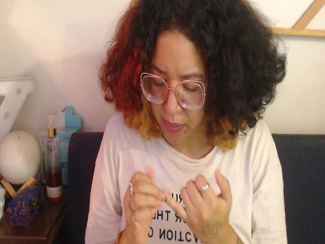 Live sex webcam photo for Sammy_00 #256068207