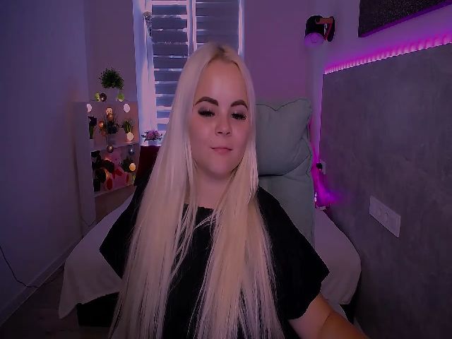 Live sex webcam photo for Jenni__fer #262491661