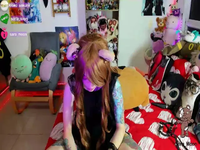 Live sex webcam photo for Sara_Skys #259131573