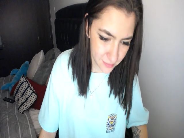 Live sex webcam photo for Valen_giraldo #256108188