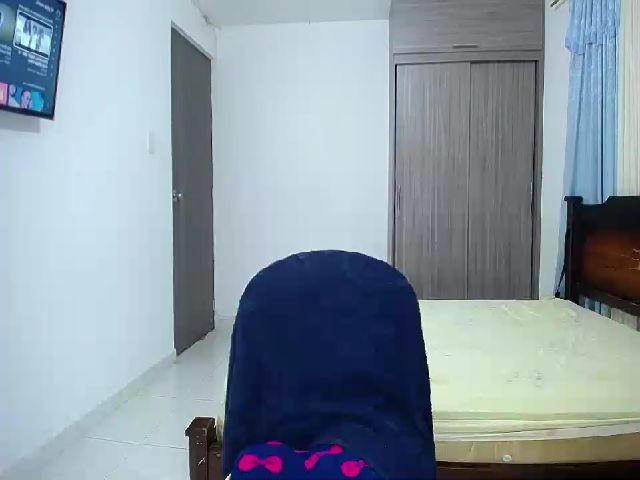 Live sex webcam photo for Jessycutie #256591445