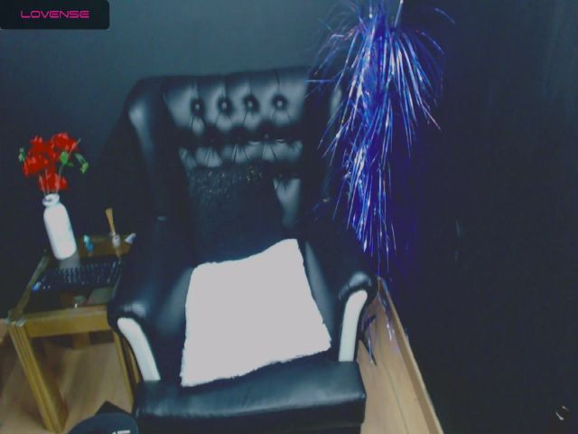 Live sex webcam photo for samantasmithh #265407715