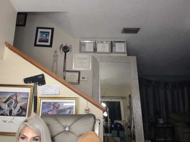 Live sex webcam photo for adrianna_fox #287953159