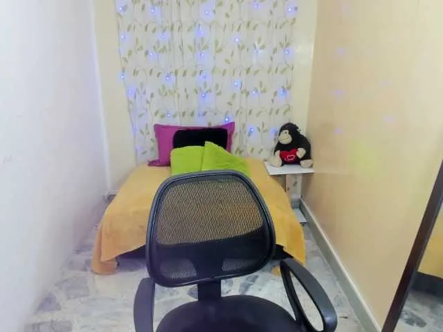Live sex webcam photo for rihannaa #253865478