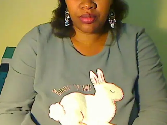 Live sex webcam photo for Bustylisa83 #252532102