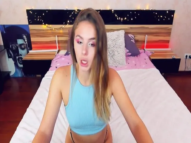 Live sex webcam photo for MissGadriela #260523972