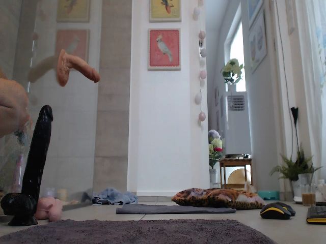 Live sex webcam photo for Shy_Puppy #255899537