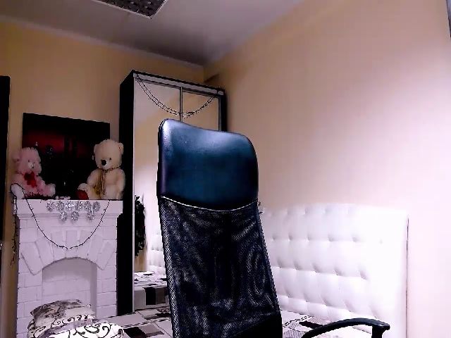 Live sex webcam photo for XeniaMilf #263145629