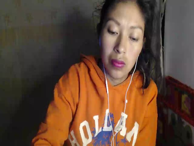 Live sex webcam photo for CHILENITAHOT #262517969