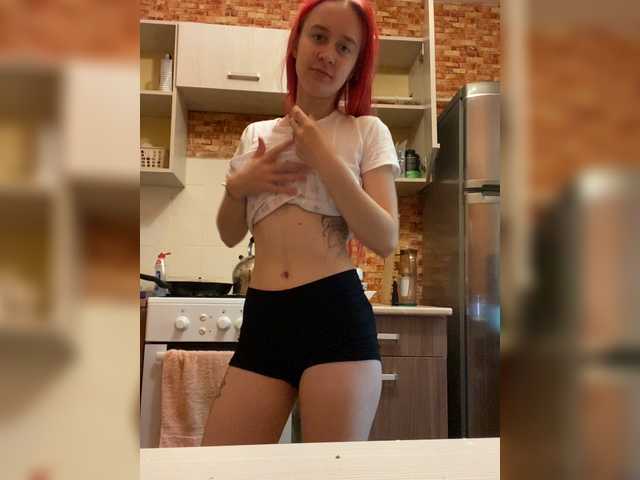 Live sex webcam photo for KiraLiLime #287989968