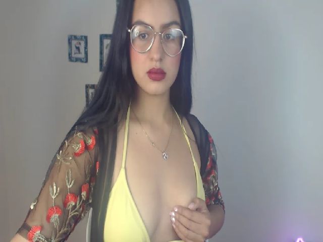 Live sex webcam photo for Selenaburning #255508082