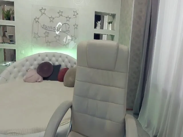 Live sex webcam photo for LaniaMur #263523596