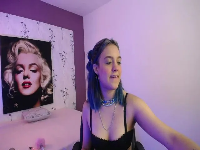 Live sex webcam photo for Spaaarkie #259304375