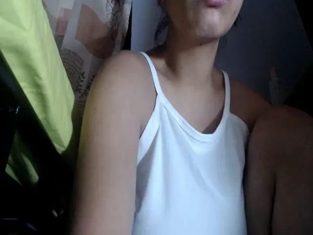 Live sex webcam photo for HotpukiLuver #257823578