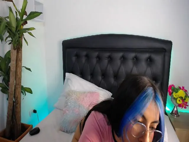Live sex webcam photo for Mairerf #252568831