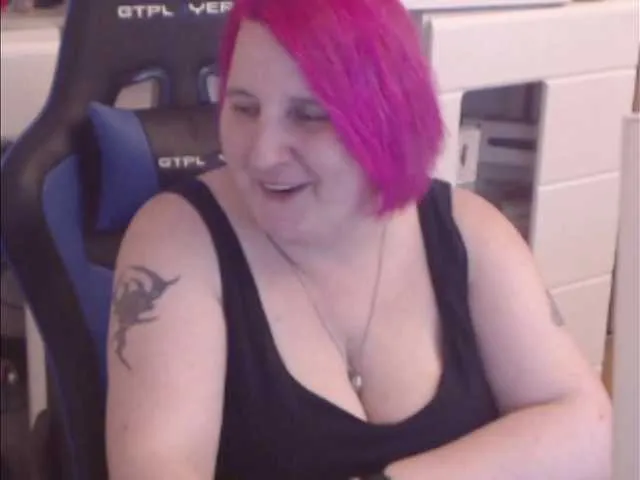 Live sex webcam photo for DrachenLady39 #241369634