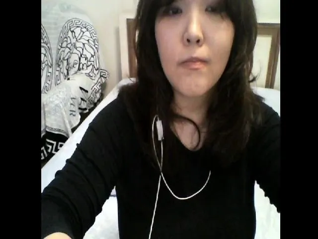 Live sex webcam photo for MissMaIChan #255191942