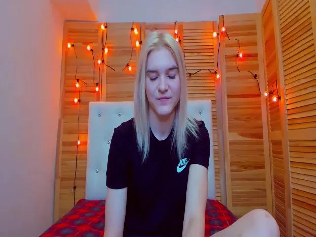 Live sex webcam photo for MarliTes #252358991