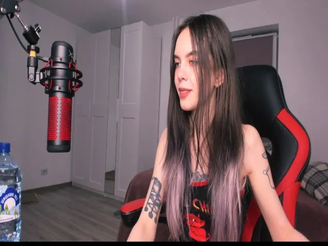 Live sex webcam photo for MyLittlePorno #253946008