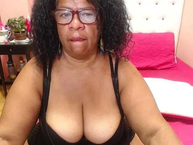 Live sex webcam photo for Yayisblack #262042522