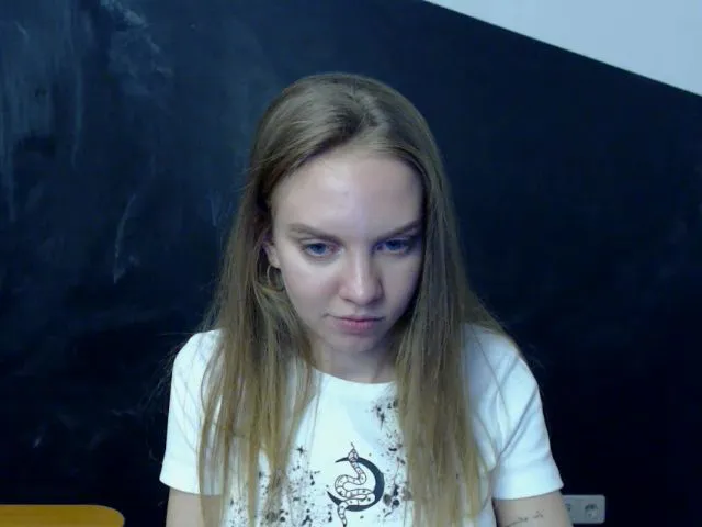 Live sex webcam photo for HappySecret_ #258344542