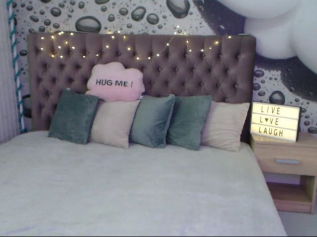 Live sex webcam photo for SamantaBerryl #254035314