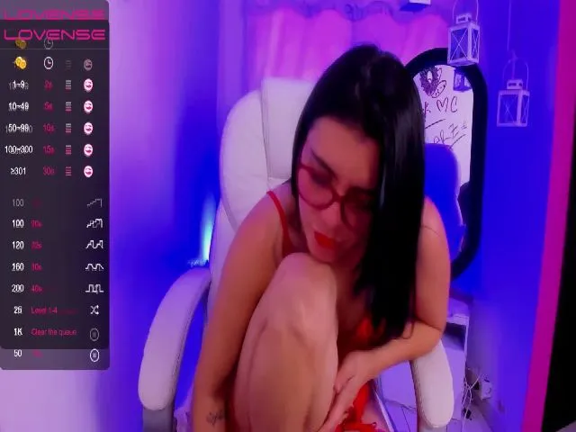 Live sex webcam photo for luciapeterson #252543089