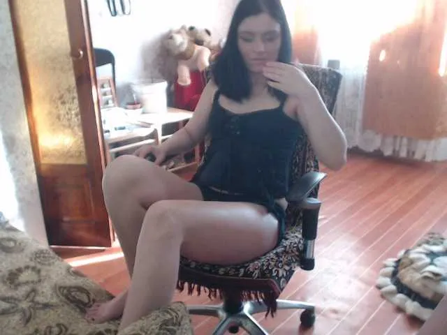 Live sex webcam photo for MarinaLorens #241204592