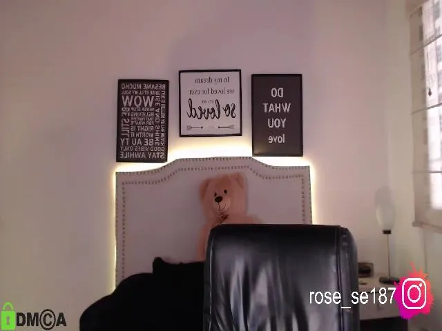 Live sex webcam photo for Rose_se #254922200