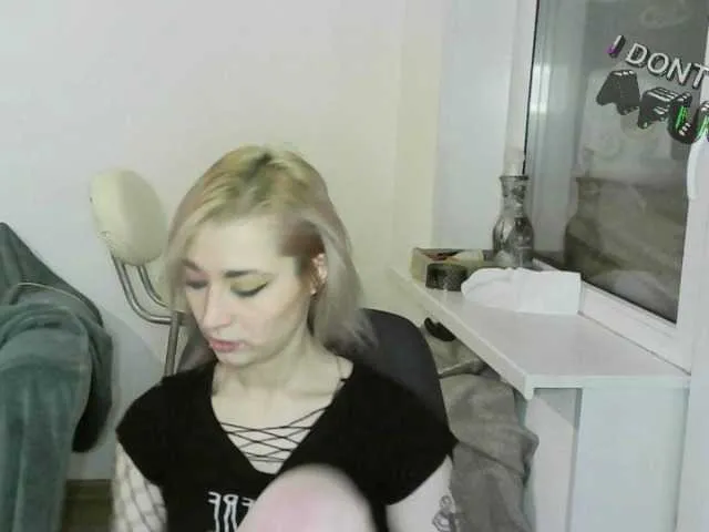 Live sex webcam photo for NickyYoung #241164711