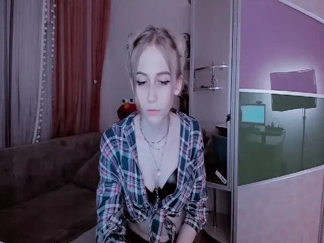 Live sex webcam photo for ScarletAmber #253525958
